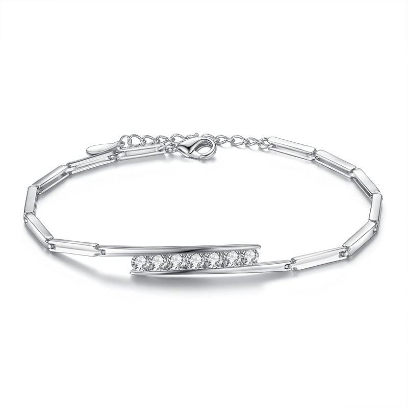 Enhance Your Everyday Look with Our Sleek 925 Silver Bracelet Featuring a Minimalist Design and Dazzling Crystals, Perfect for Adding a Touch of Modern Elegance to Any Outfit